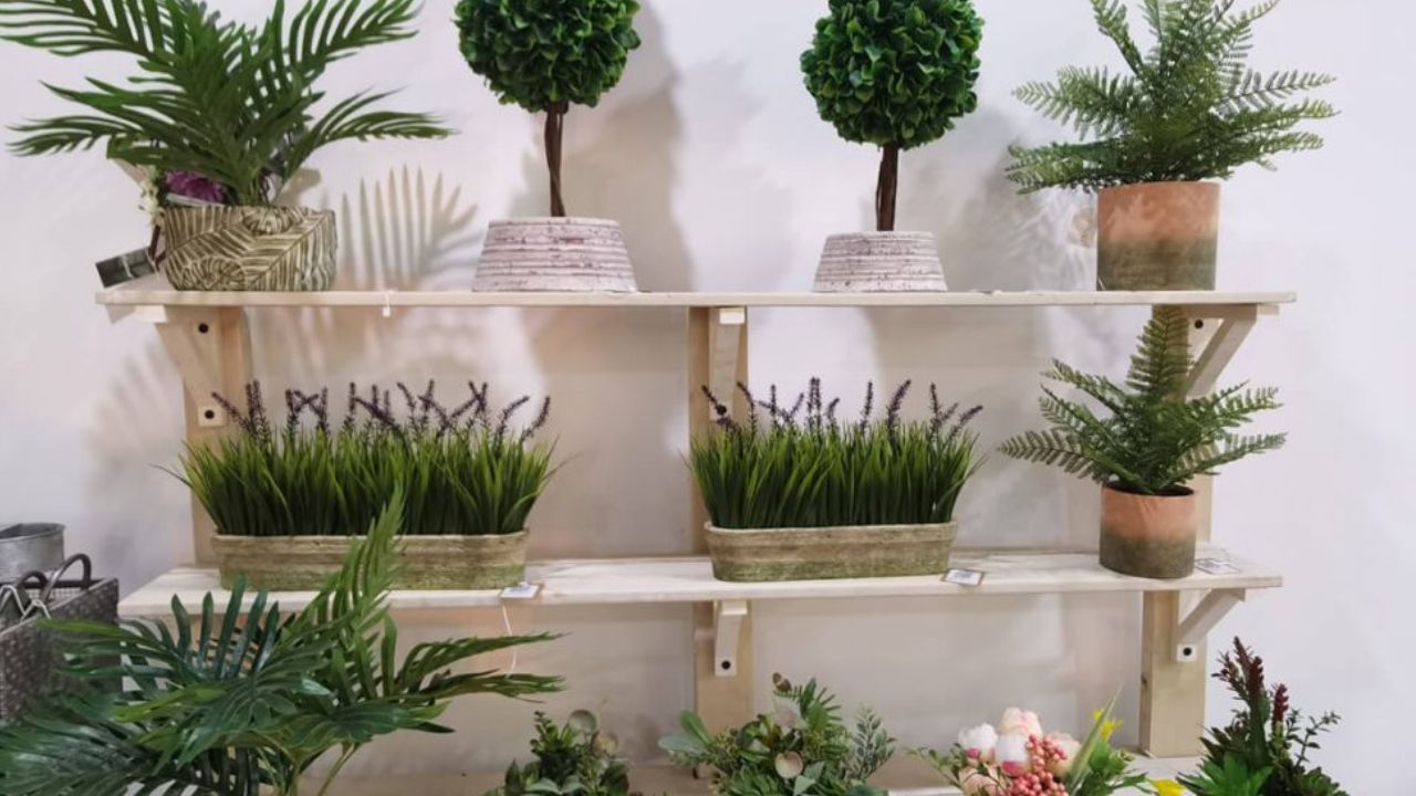 What Are Some Considerable Attributes of the Artificial Christmas tree provided by Xiamen Co-Arts Limited?